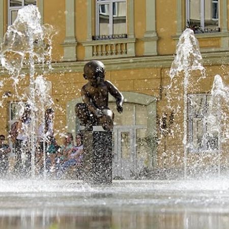 Аpartments In The Center On Mitniy Square Daire Lviv Dış mekan fotoğraf